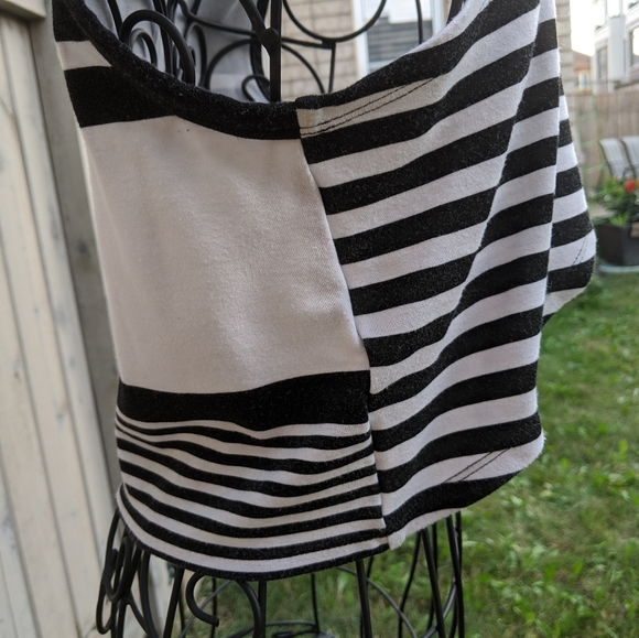 Retro Style Striped Crop Top with Cut Out Detail - Picture 3 of 10